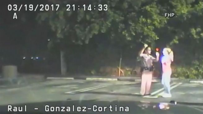 go to Festnahme: Betrunkene Lehrerin will Polizisten küssen