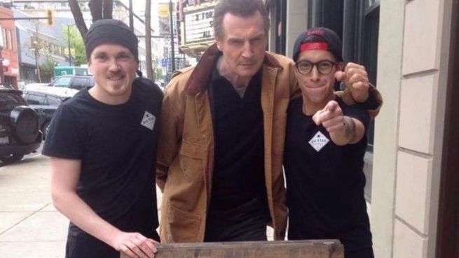 go to Geizhals? Liam Neeson isst gratis bei Sandwichladen