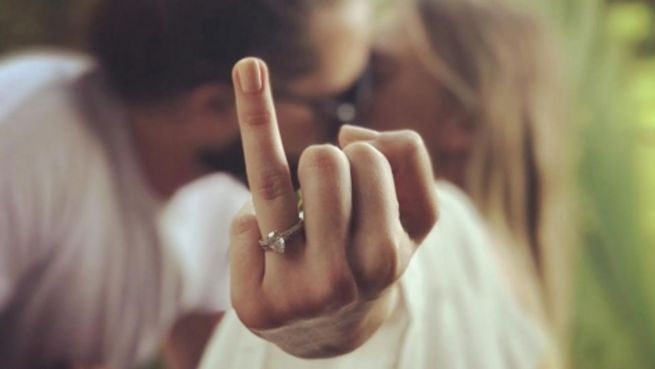 go to Echt jetzt? Margot Robbie heiratet ihre heimliche Liebe